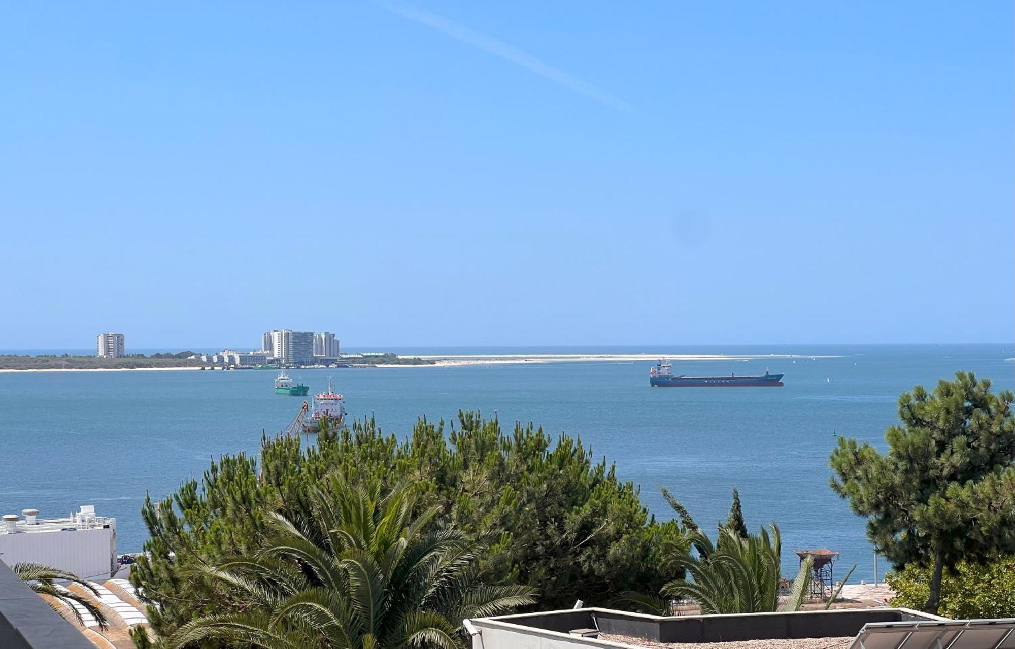 Sunset Bay View, Renovated Apt, By Timecooler Setúbal Esterno foto